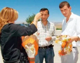 <FONT face=Georgia size=4>İrtica hortladı: CHP başörtüsü dağıttı!</FONT>