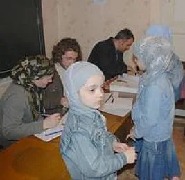 <H2><FONT size=4>Çeçen yetimler sevindirildi</FONT></H2>