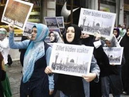 Hz. Peygamber’e hakarete&nbsp;Taksim’de büyük protesto