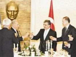 Peres’in ziyareti: Akbabaların dansı