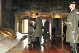“Anıtkabir ritüelleri ve bağlılık arzı”