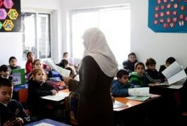 Siyonist rejim, Filistinlilerin okullarını kapanmaya zorluyor