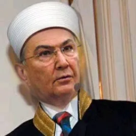 Engin Noyan, fetvacılığa soyunan laikçileri yazdı